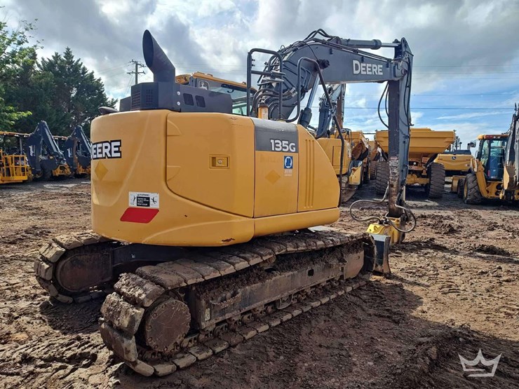 2020-deere-135g-image-4