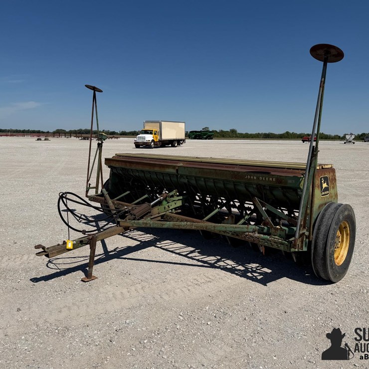 JOHN DEERE 8300