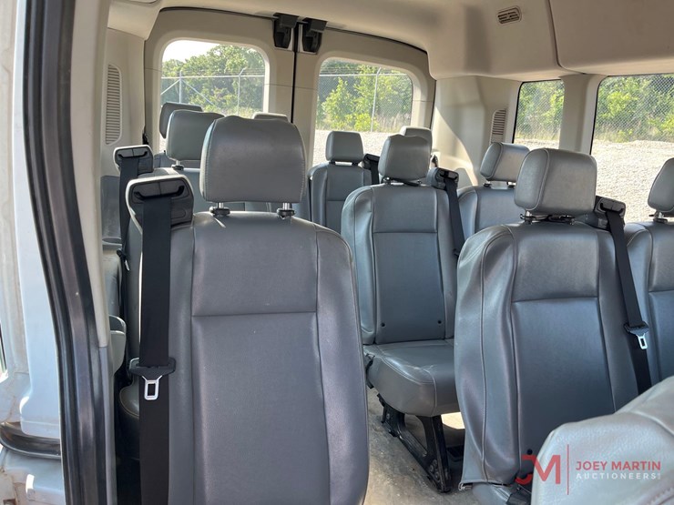2019-ford-transit-image-12
