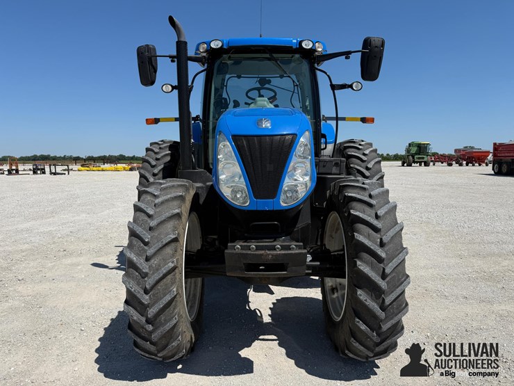 2013-new-holland-t7.250-image-2