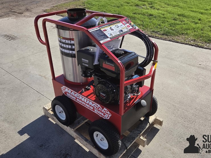 2026-magnum-4000-series-hot-water-pressure-washer-image-3
