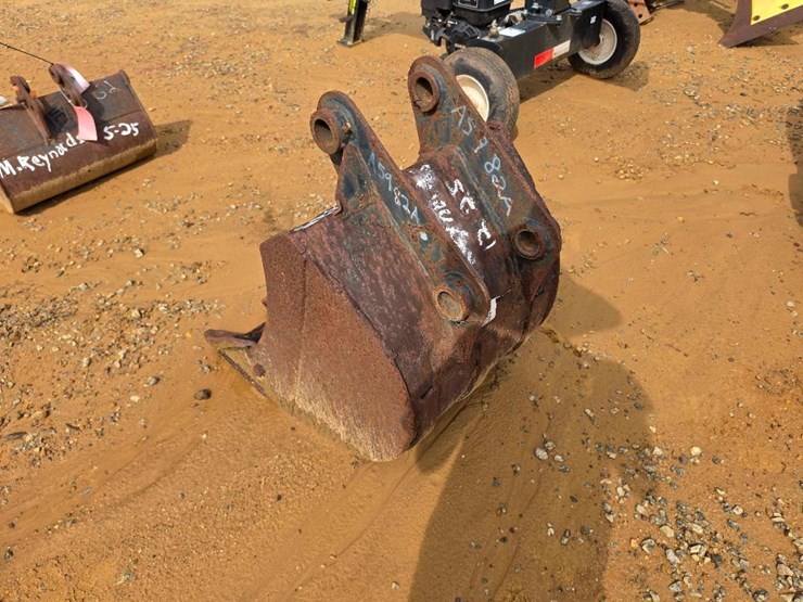 135---used-24"-bucket-image-2