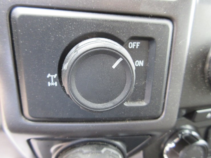 2017-ford-f150-xlt-image-10