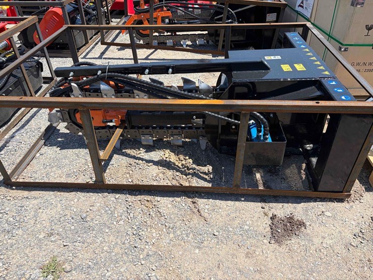 new-mower-king-ecssct72-hydraulic-skid-steer-trencher-attachment-image-3