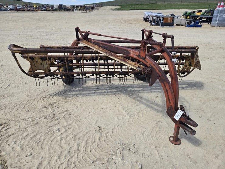 new-holland-260-image-1