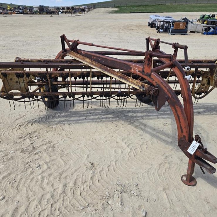 NEW HOLLAND 260