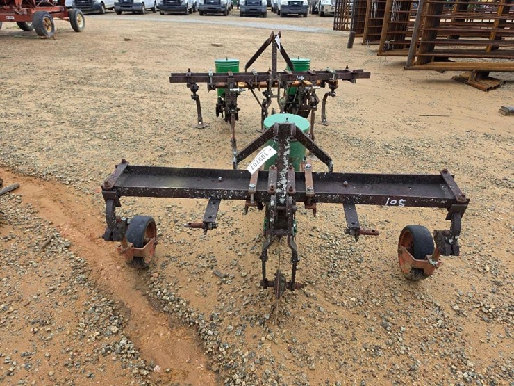 105---1-row-john-deere-planter-image-5