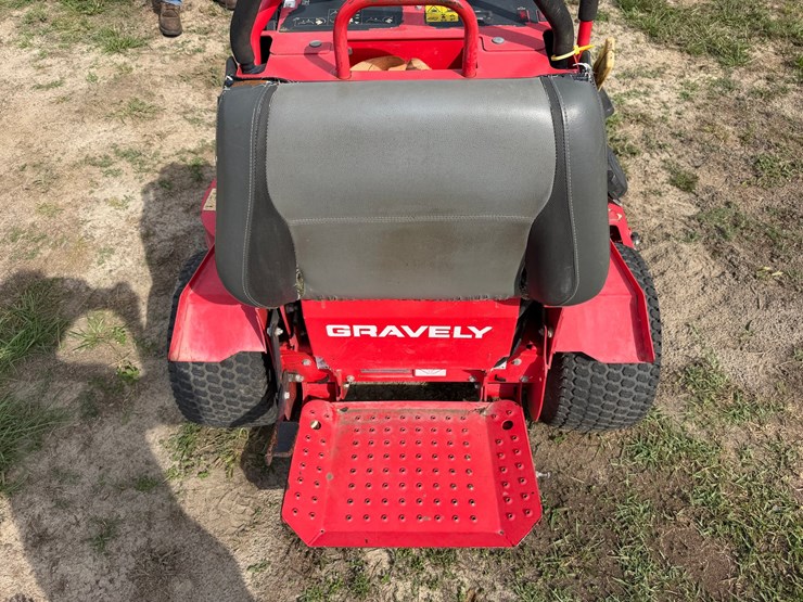 #6011-•-gravely-52"-pro-stance-52-zero-turn-lawnmower-image-10
