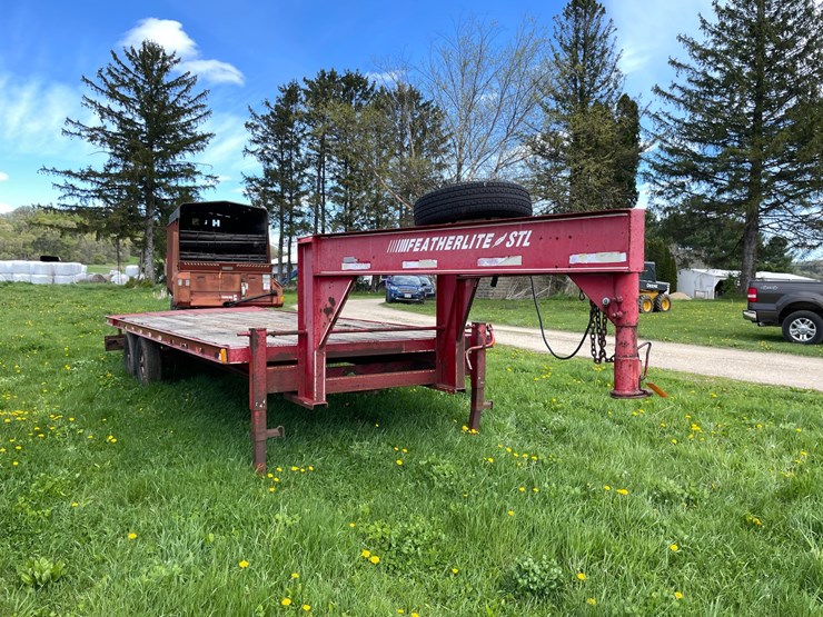 #3295-•-1998-featherlite-slt-gooseneck-trailer-(has-wi-title)-image-2