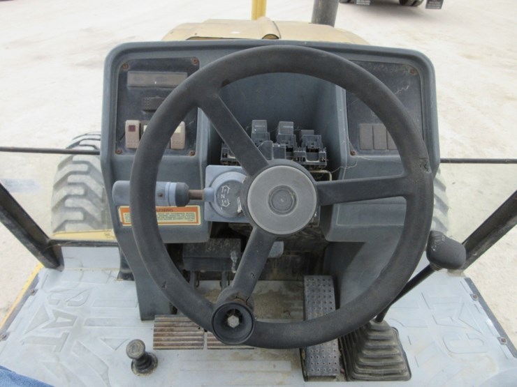 2022-caterpillar-416c-image-17