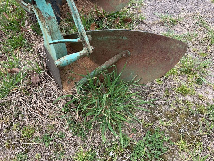 massey-harris-two-bottom-plow-image-11