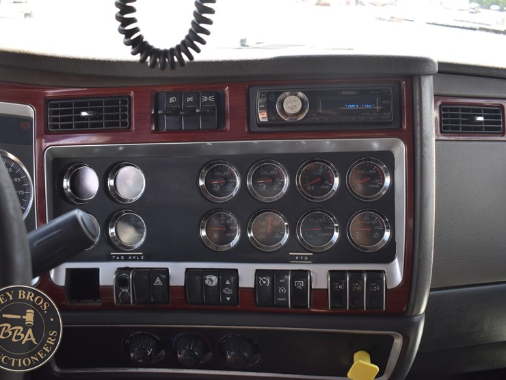 2007-kenworth-t800-image-40