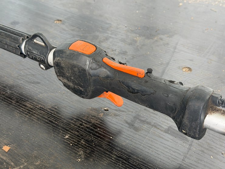 #6073-•-stihl-fs111rx-4'-hedge-trimmer-image-6