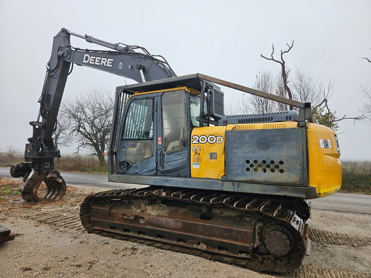 2010-deere-200d-lc-image-6