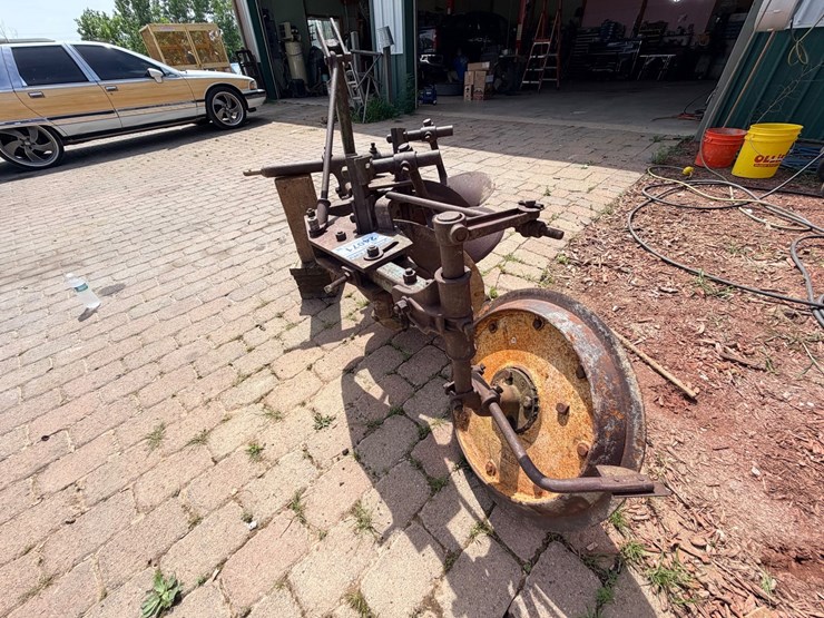 #24071-•-two-bottom-moldboard-plow-image-8