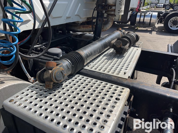 2013-international-prostar-image-13