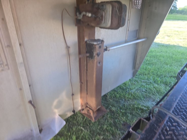 2002-eby-ruffneck-8'x24'-aluminum-livestock-trailer-image-5