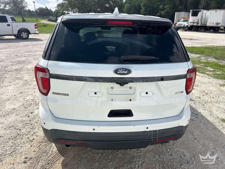 2016-ford-explorer-image-20