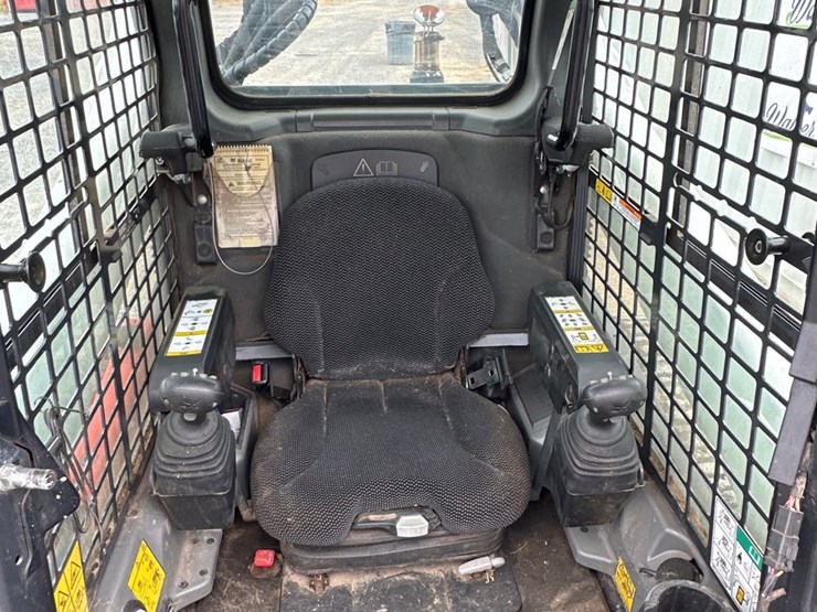 2023-bobcat-t770-image-8