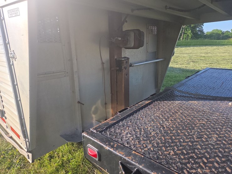 2002-eby-ruffneck-8'x24'-aluminum-livestock-trailer-image-3