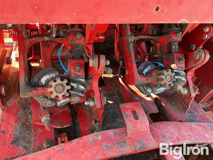 new-holland-315-image-18