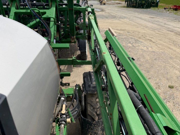 2016-john-deere-r4038-image-98
