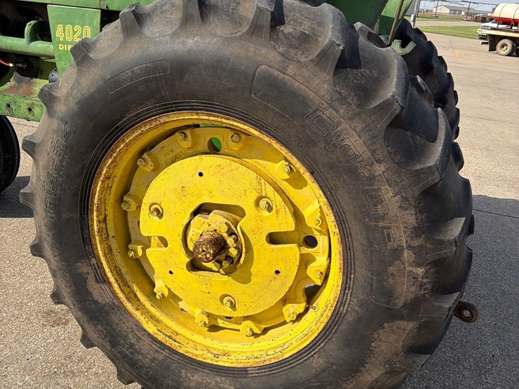 john-deere-4020-image-7