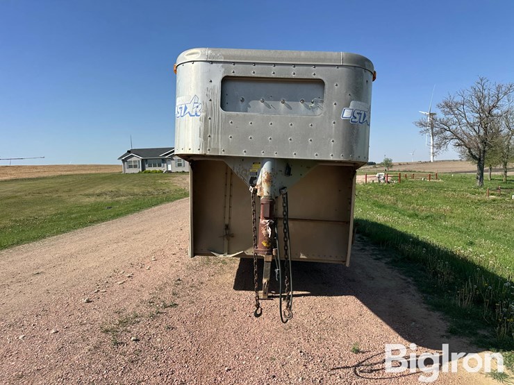 2004-wilson-livestock-trailer-image-2