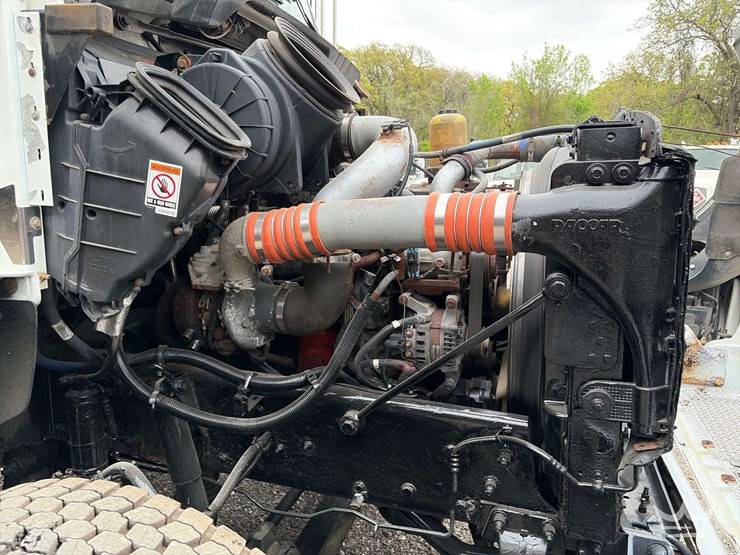 2014-kenworth-t370-image-19