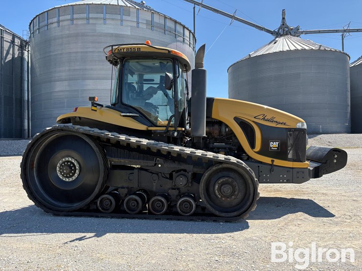 cat-challenger-mt855b-track-tractor-image-4