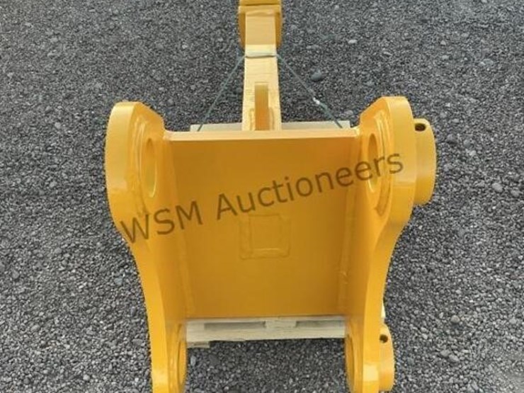 2025-caterpillar-320-image-5
