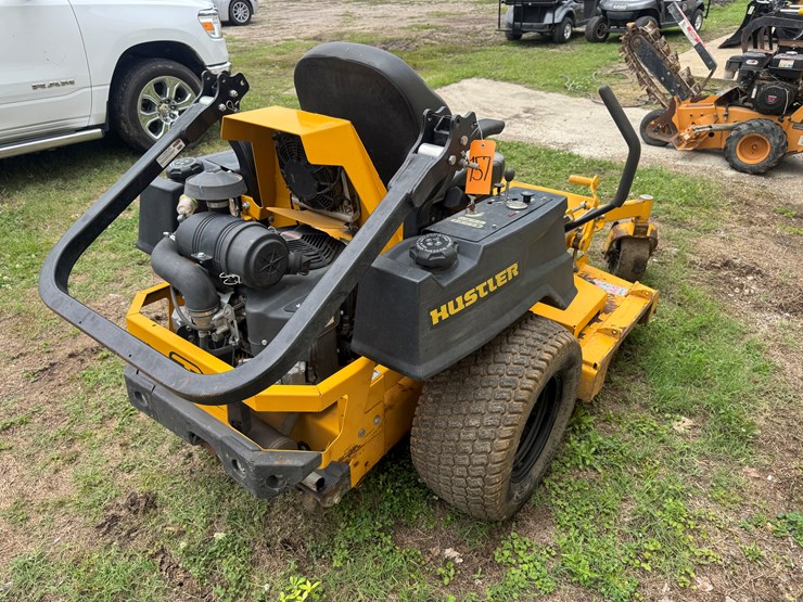 hustler-super-z-lawn-mower-with-60"-deck-1,577-hours-showing-image-3