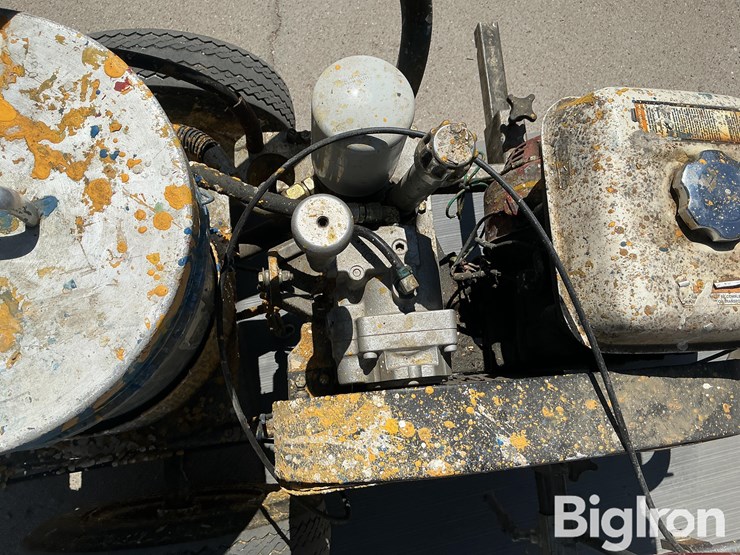 2004-graco-line-driver-6900-ride-on-striping-system-image-13