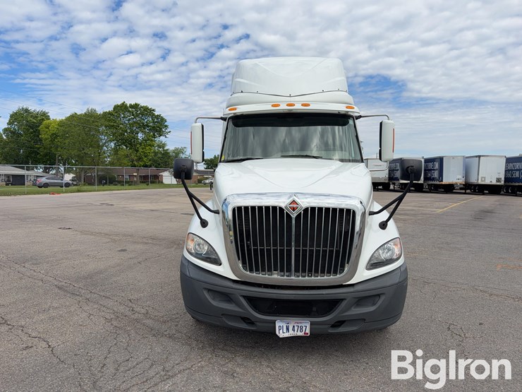 2016-international-prostar-image-2