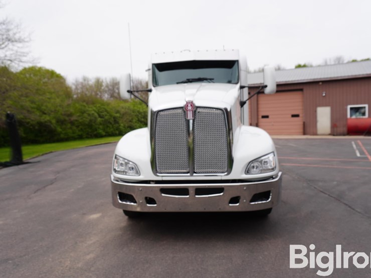 2015-kenworth-t660-image-2