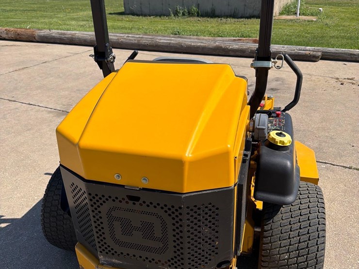 hustler-z-diesel-zero-turn-lawnmower-image-13