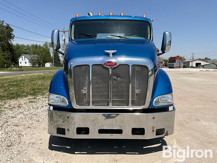 2004-peterbilt-387-image-2