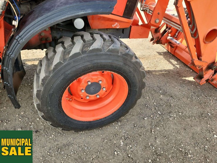 2015-kubota-l4760-image-36