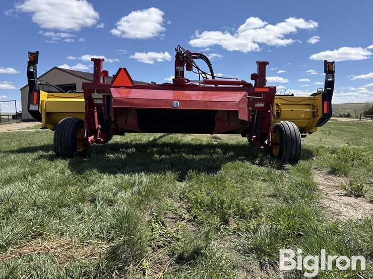 2013-new-holland-h7150-image-6