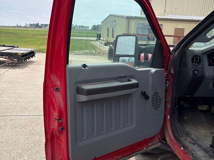 2015-ford-f350-image-44