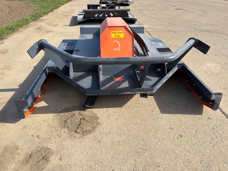 heavy-duty-skidloader-72”-whirly-mower-image-9