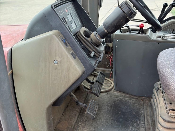 case-ih-7140-image-37