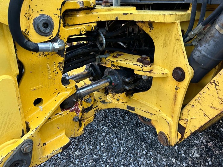 new-holland-lb95b-image-14