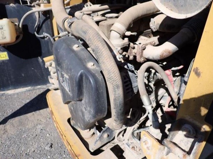 2006-caterpillar-216b-image-26