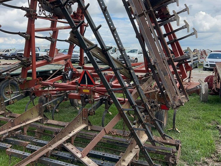 hesston-2210-image-6