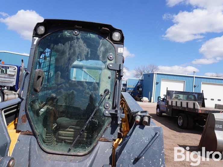 deere-332d-image-16