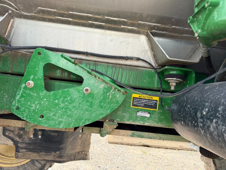 2016-john-deere-r4038-image-56