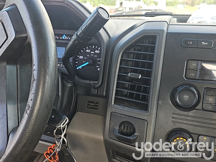 ford-f350-xl-image-22