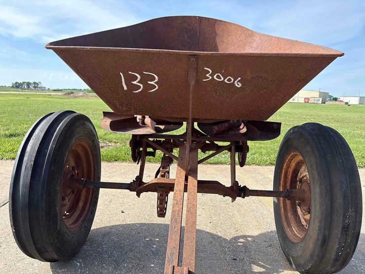 pull-type-seeder-image-9