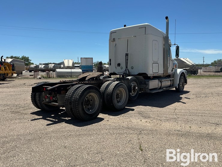 2013-freightliner-coronado-132-image-5